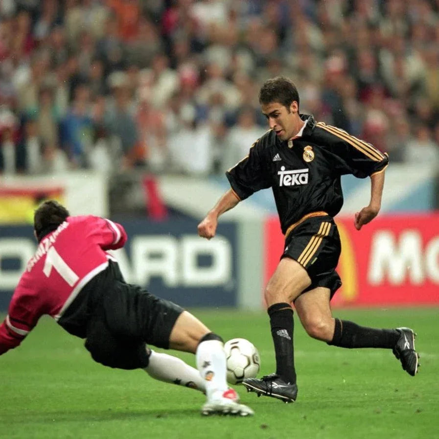 Real Madrid 1999/00 Away