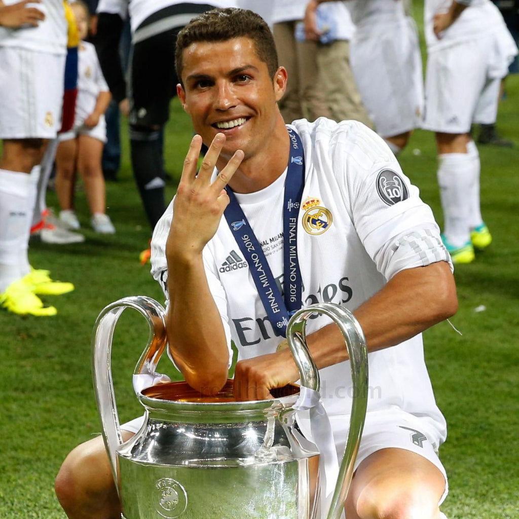 Real Madrid 2015/16 Home