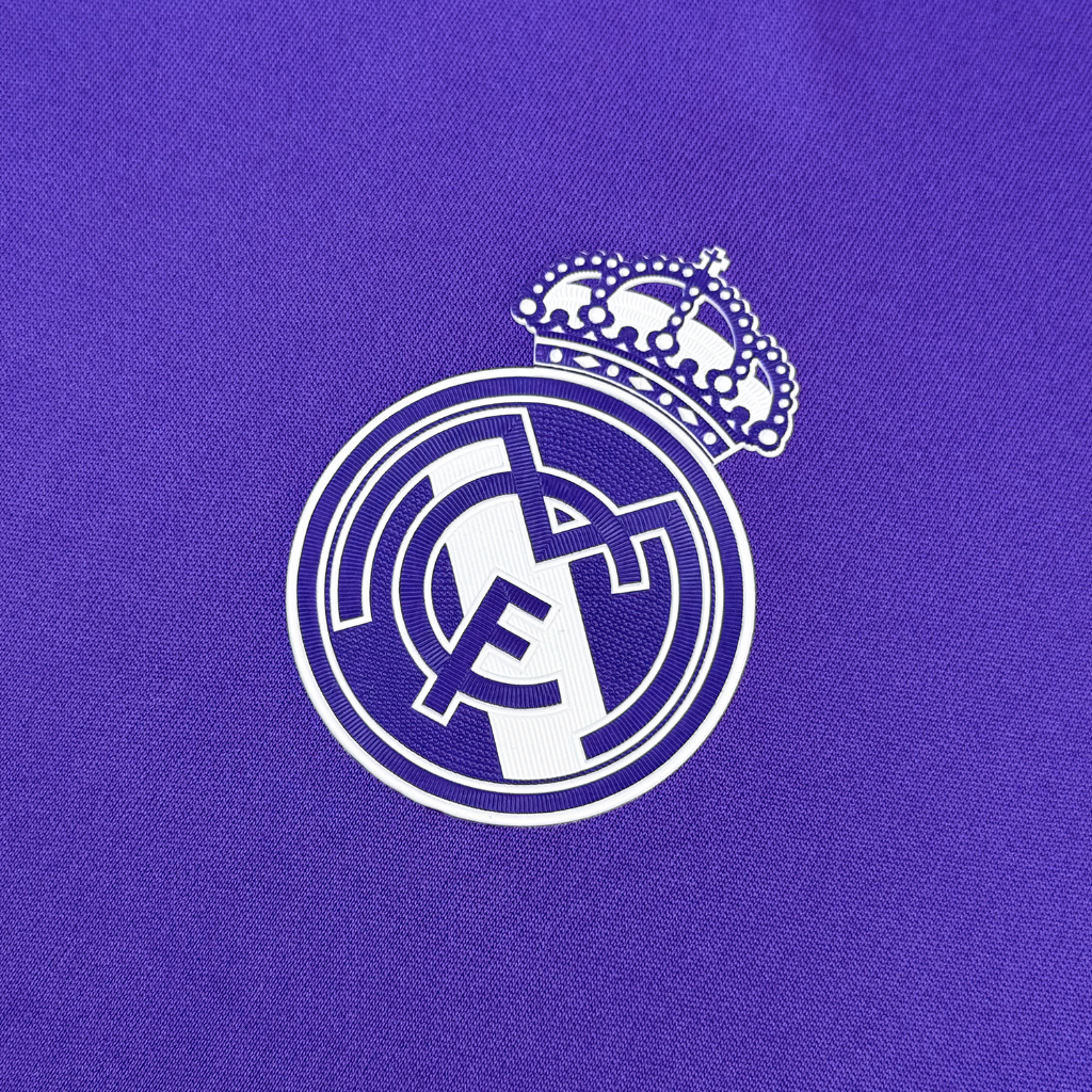 Real Madrid 2016/17 Away
