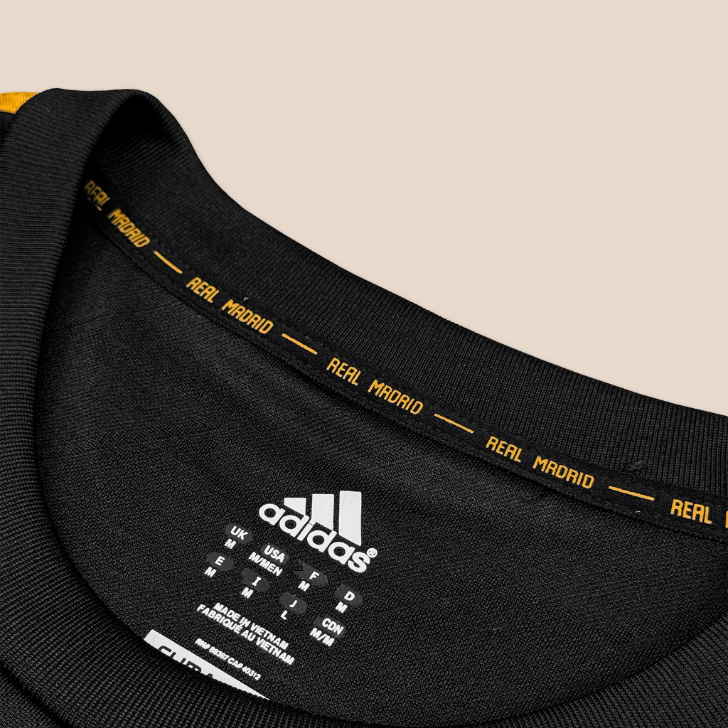 Real Madrid 2011/12 Away
