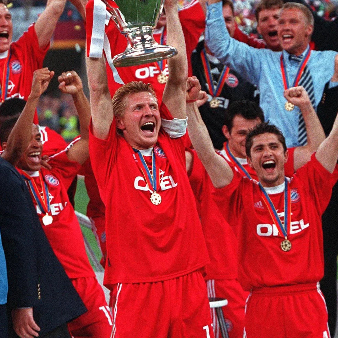 Bayern Munich 2000 Home